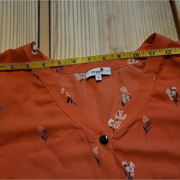 Poppi Roll Tab Sleeve Floral Blouse Size Small NWT Summer Casual Coral Pink - Picture 10 of 10